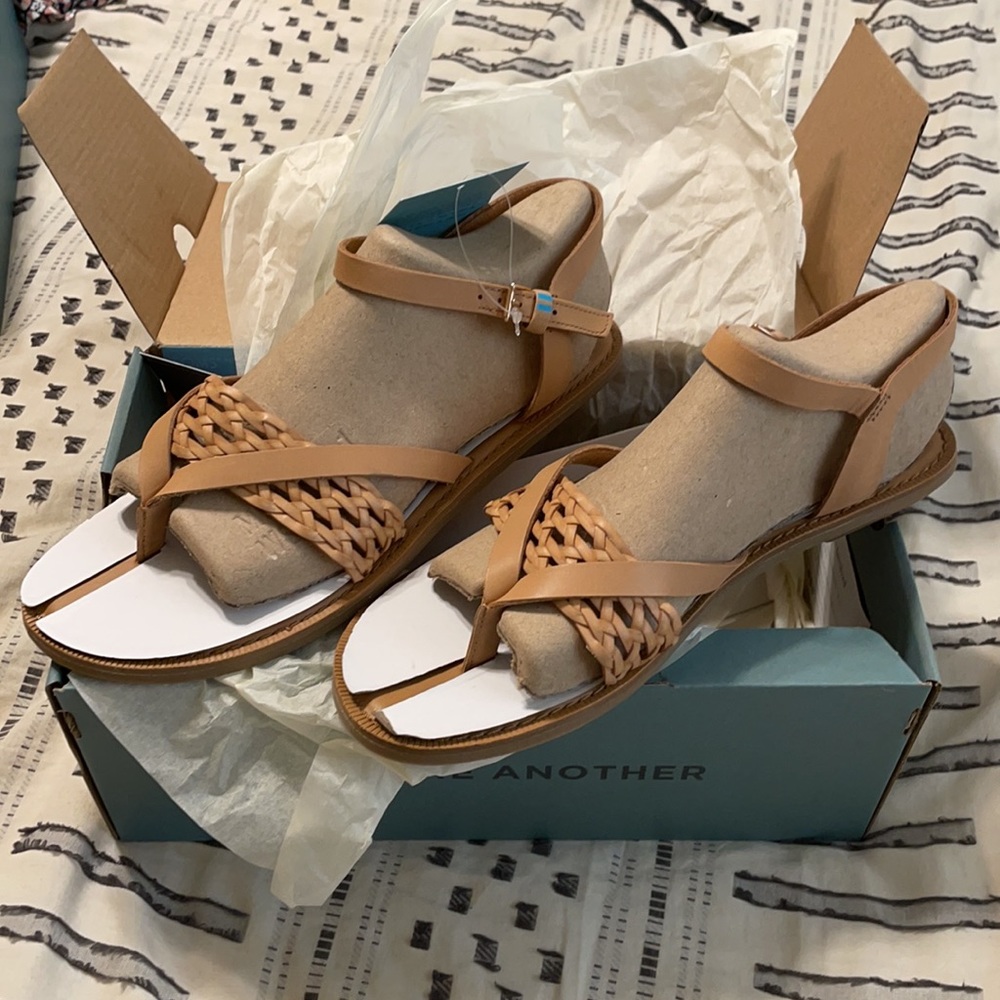 TOMS Lexie sandal 8.5